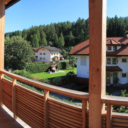 Garni - Hotel Am Burghuegel San Candido Exterior photo