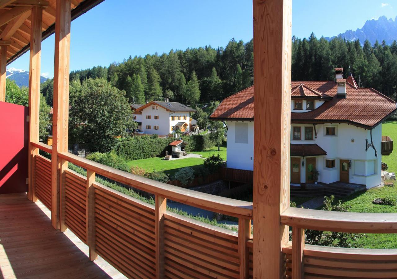Garni - Hotel Am Burghuegel San Candido Exterior photo